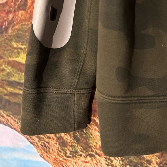 Hollister Print Logo Camo Hoodie Sweatshirt - Picture 14 of 14